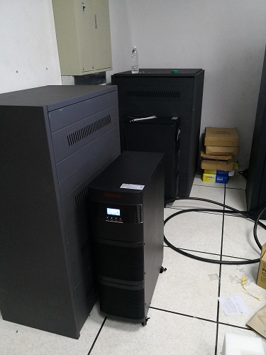 ups電源控制系統(tǒng),電力UPS主機(jī)自身不帶蓄電池組